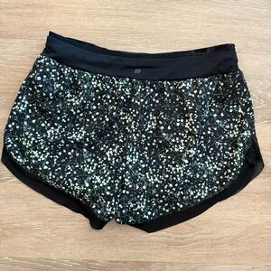 Women’s Athletic Floral Black Shorts Size L